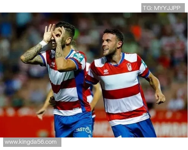 埃因霍温与格拉纳达的精彩对决揭示了欧洲足球的魅力与竞争力